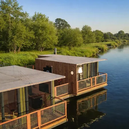 Na Wodzie - On The River بيت للعطل