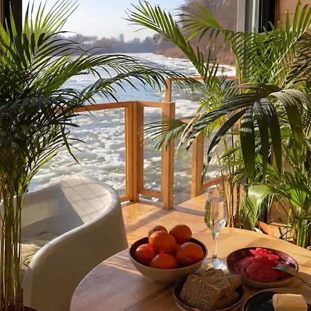 Na Wodzie - On The River بوزنان