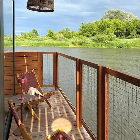 Na Wodzie - On The River بيت للعطل بوزنان